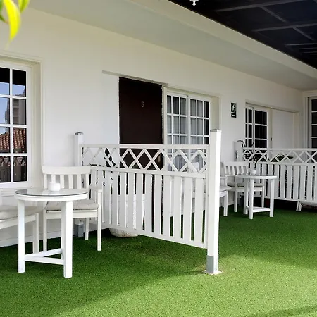 Flores Hotel