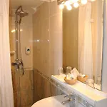 Flores Hotel