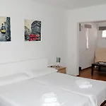 Flores Hotel