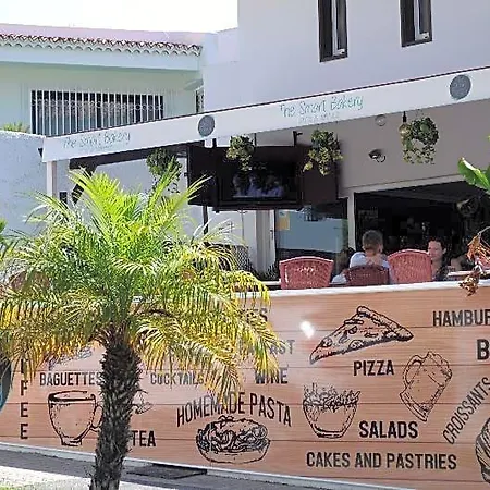 Hotel Flores 4*