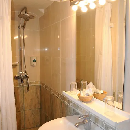 Flores Hotel