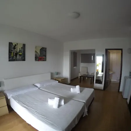 Szálloda Flores 4*
